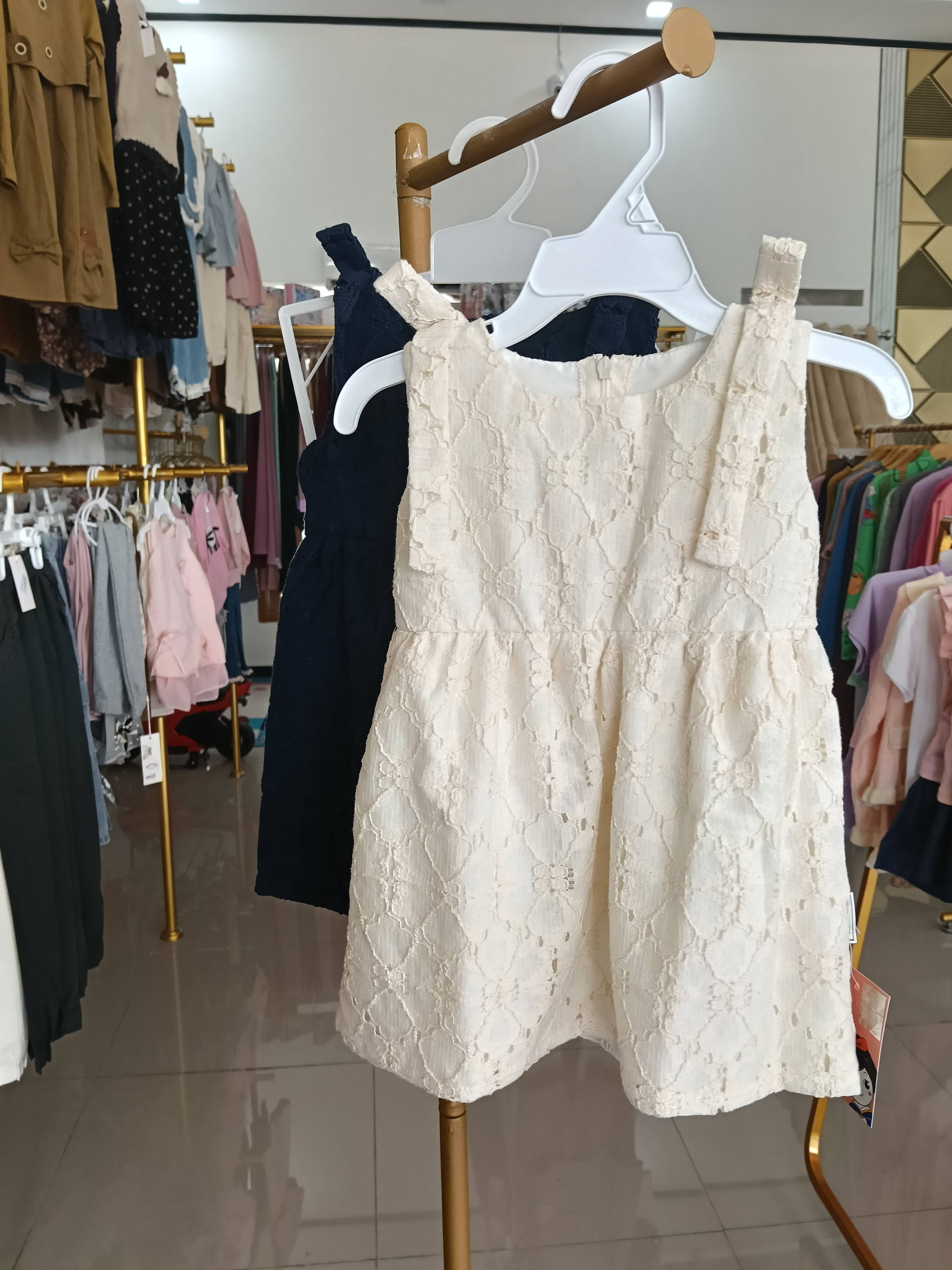 Dress brukat import